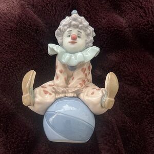 Retired Lladro Figurine "Having a Ball" #5813 - Young Clown